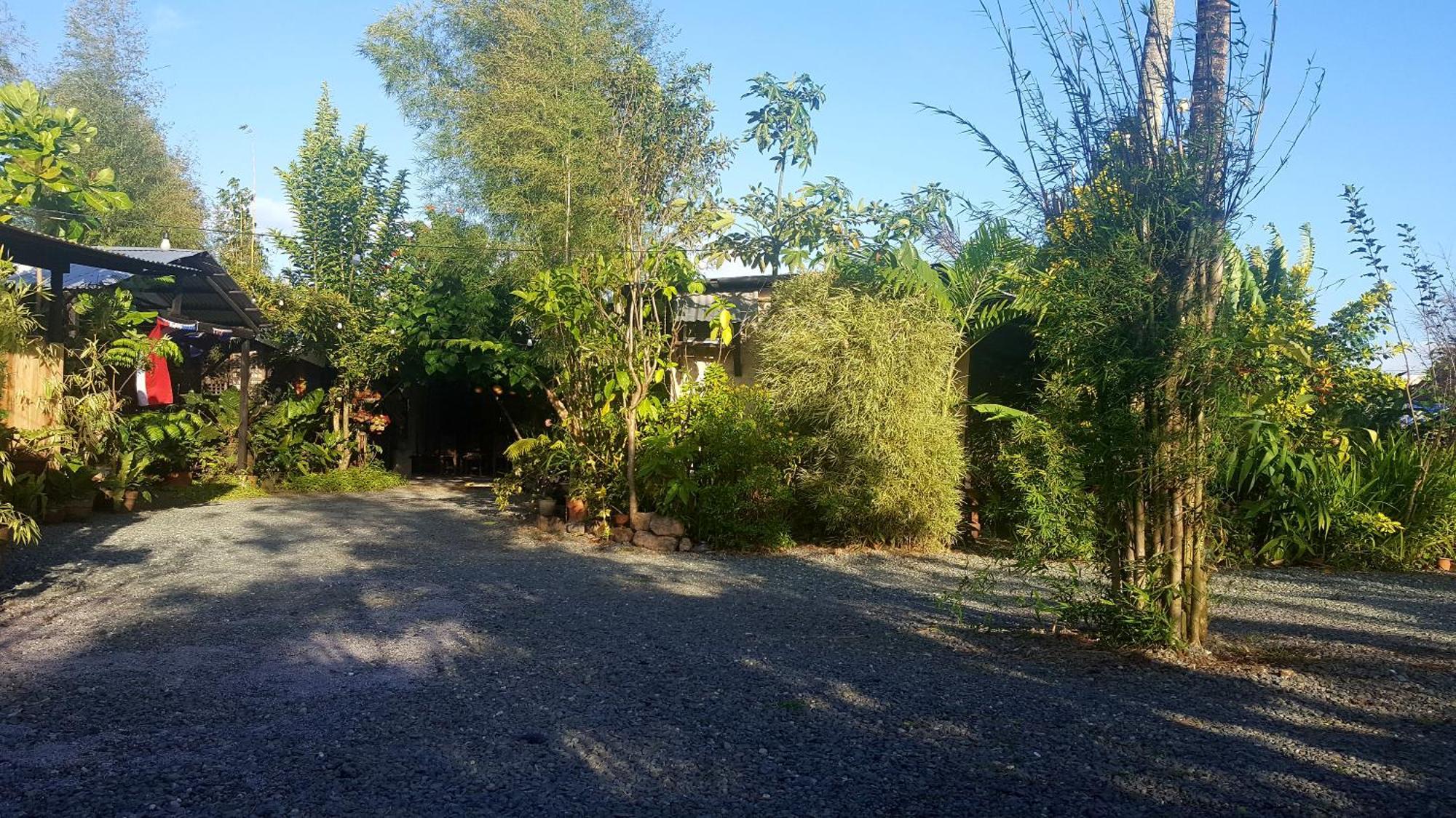 Marius B&B & Hostel Silang Exterior photo
