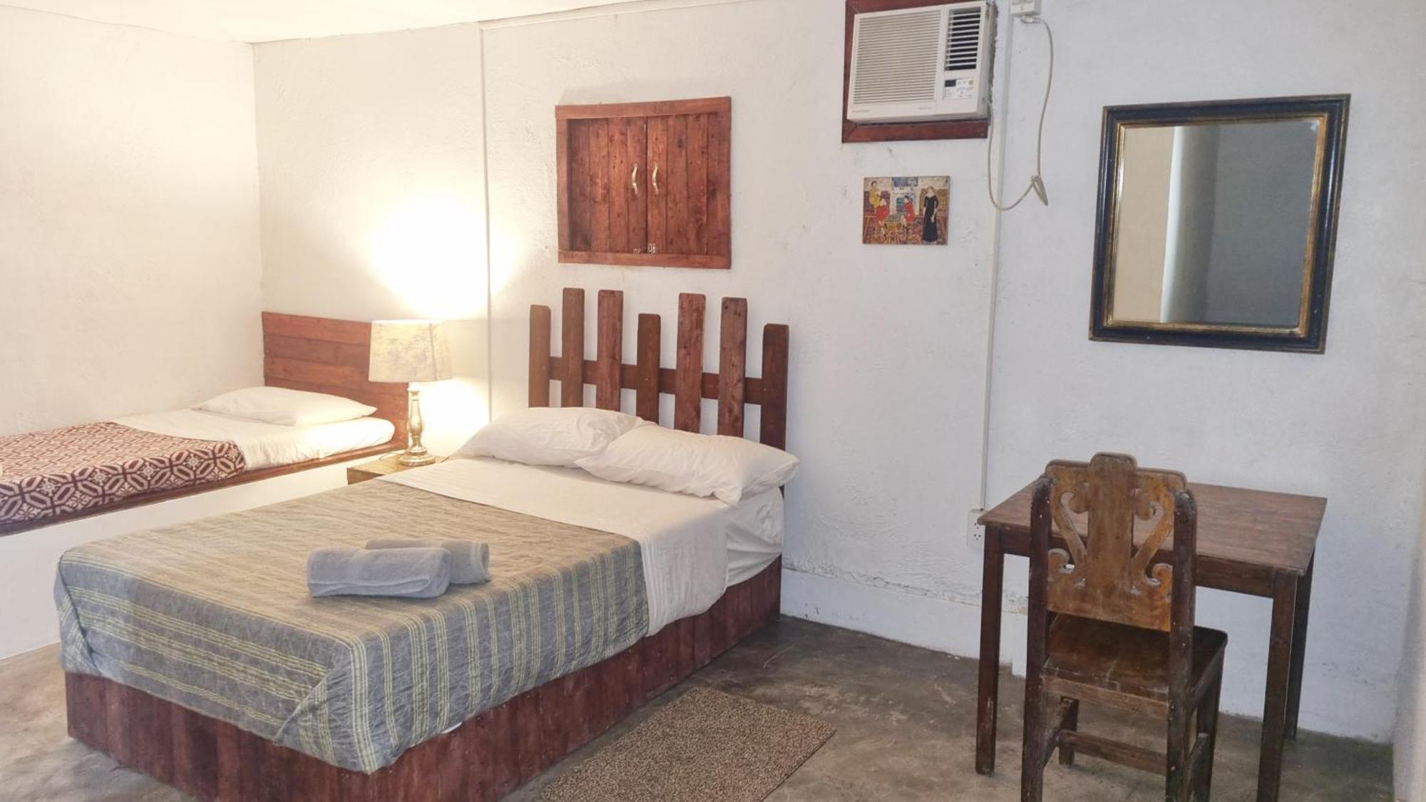 Marius B&B & Hostel Silang Exterior photo