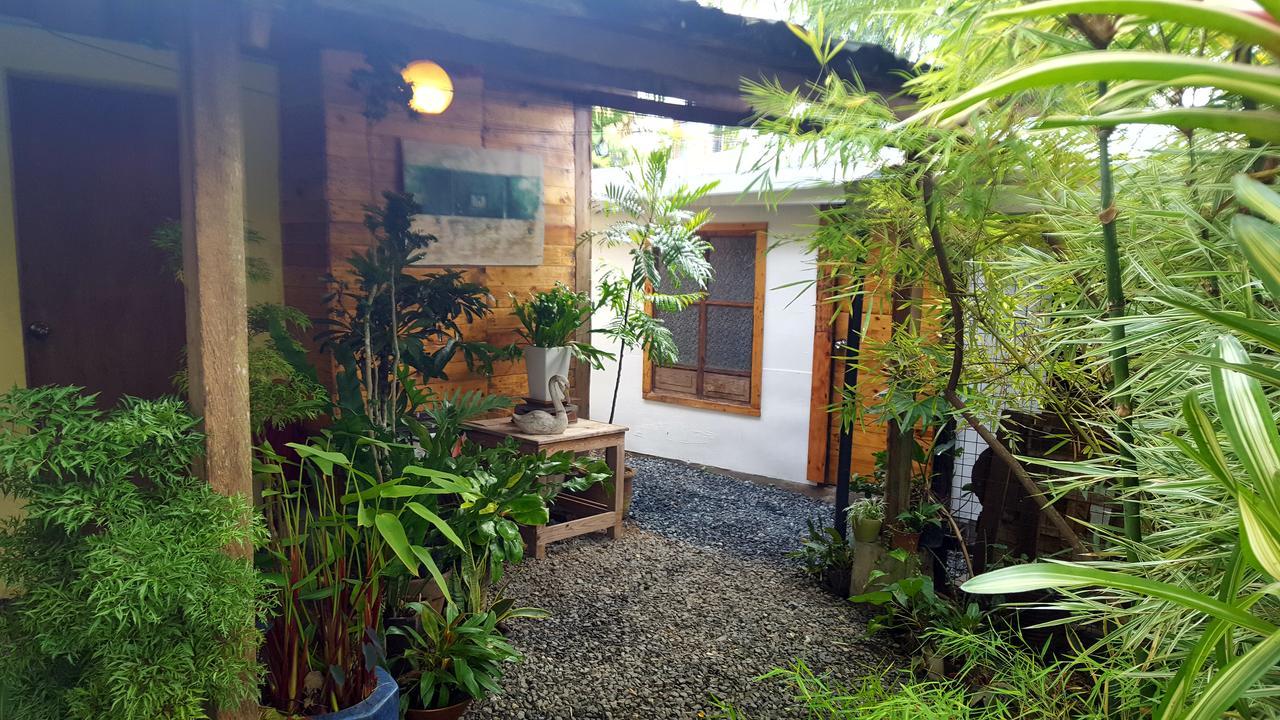 Marius B&B & Hostel Silang Exterior photo