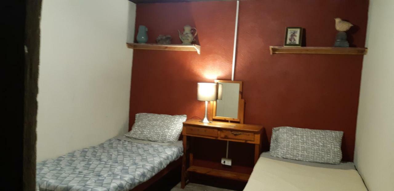 Marius B&B & Hostel Silang Exterior photo