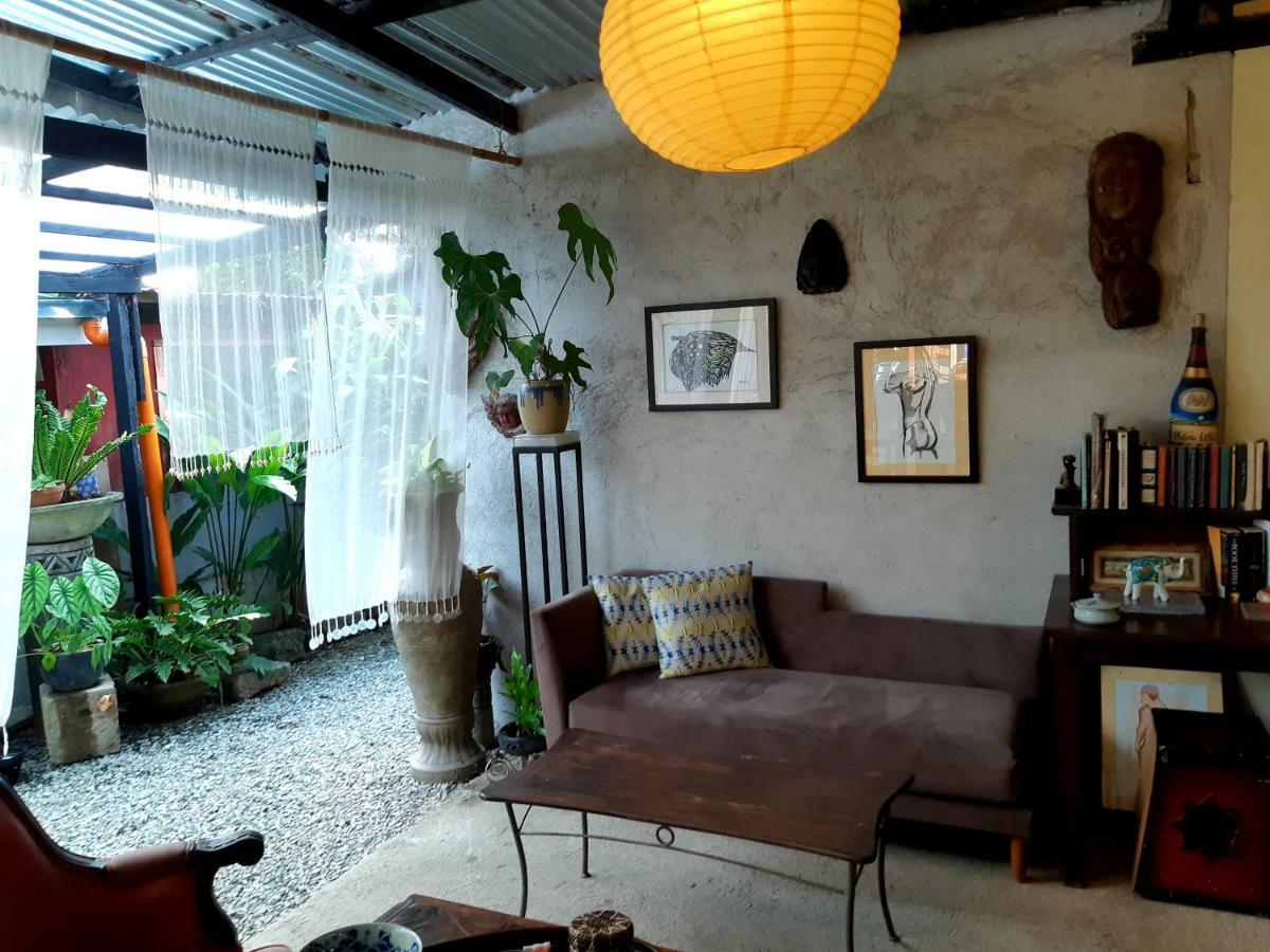 Marius B&B & Hostel Silang Exterior photo